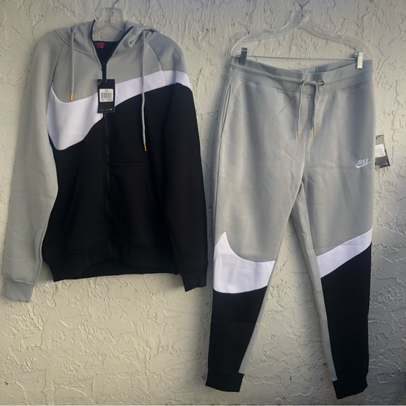Nike | Shirts | Nike Big Swoosh Logo Sweatsuit Jogger Hoodie Set Size 2xl |  Poshmark